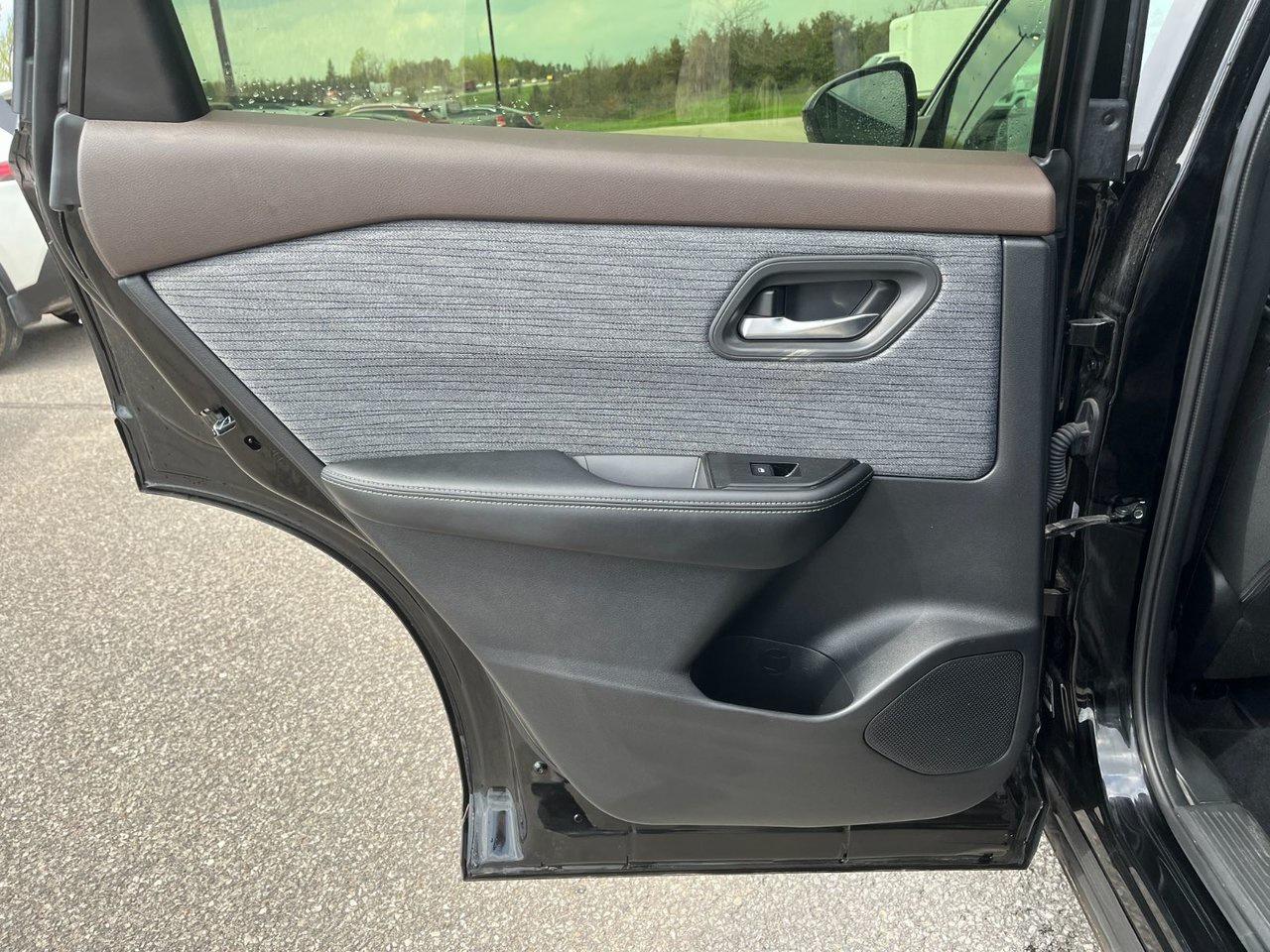 2023 Nissan Rogue SV AWD Photo