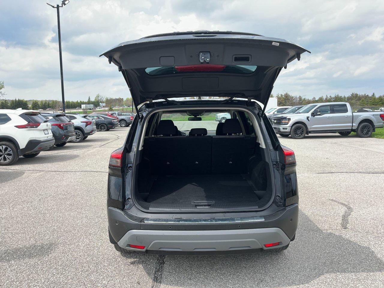2023 Nissan Rogue SV AWD Photo