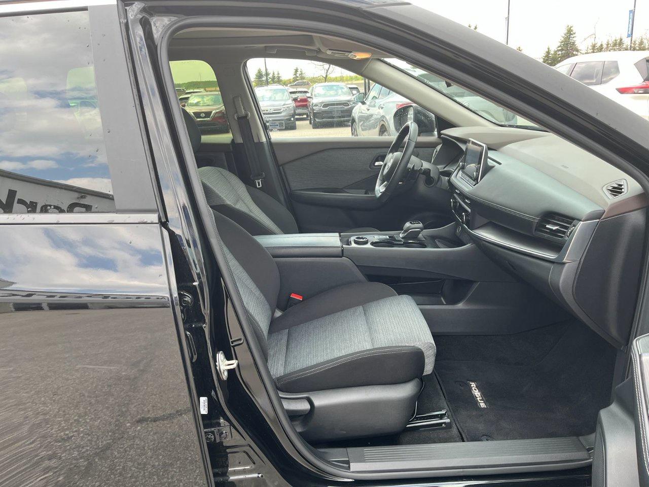 2023 Nissan Rogue SV AWD Photo