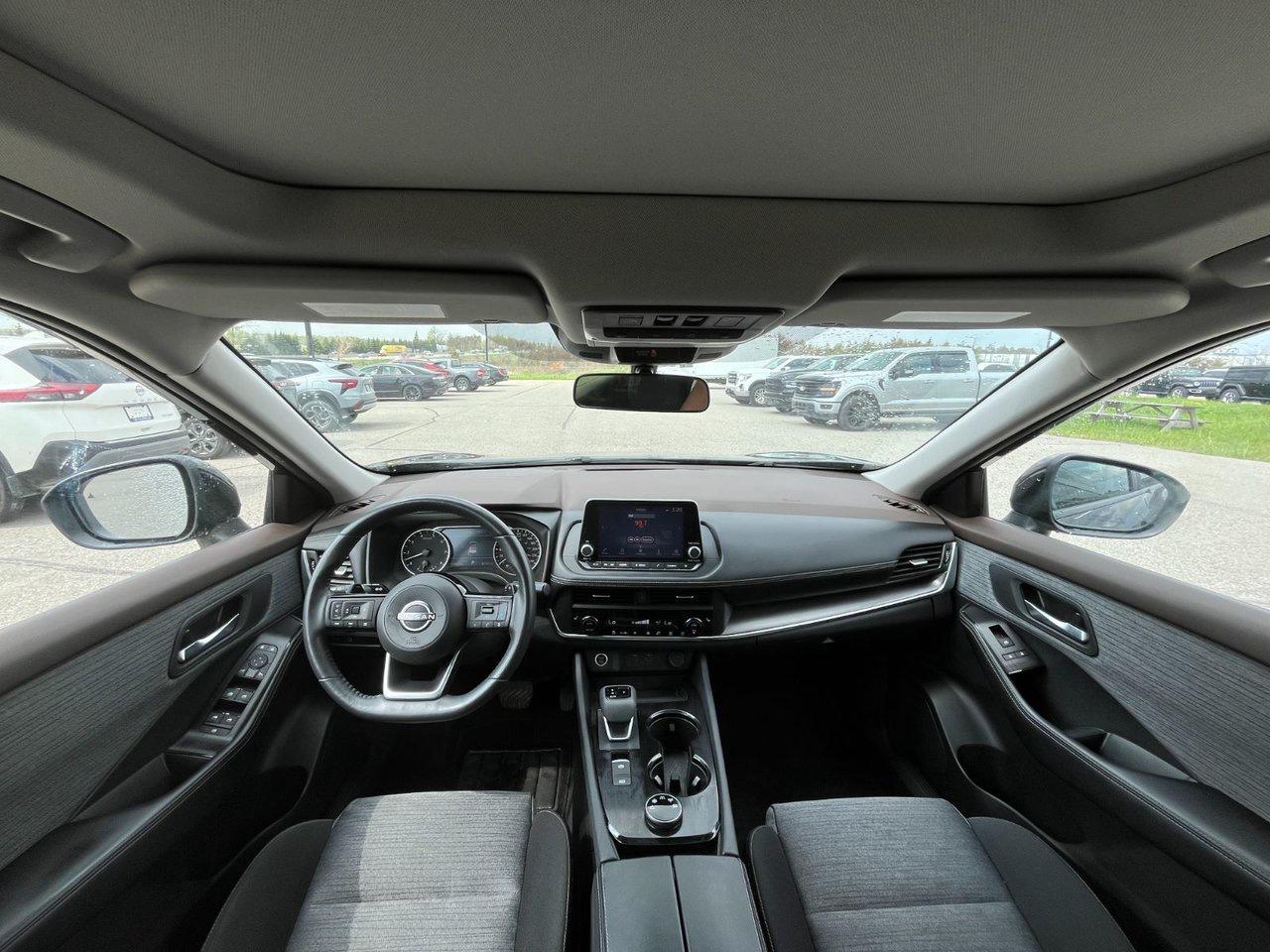 2023 Nissan Rogue SV AWD Photo