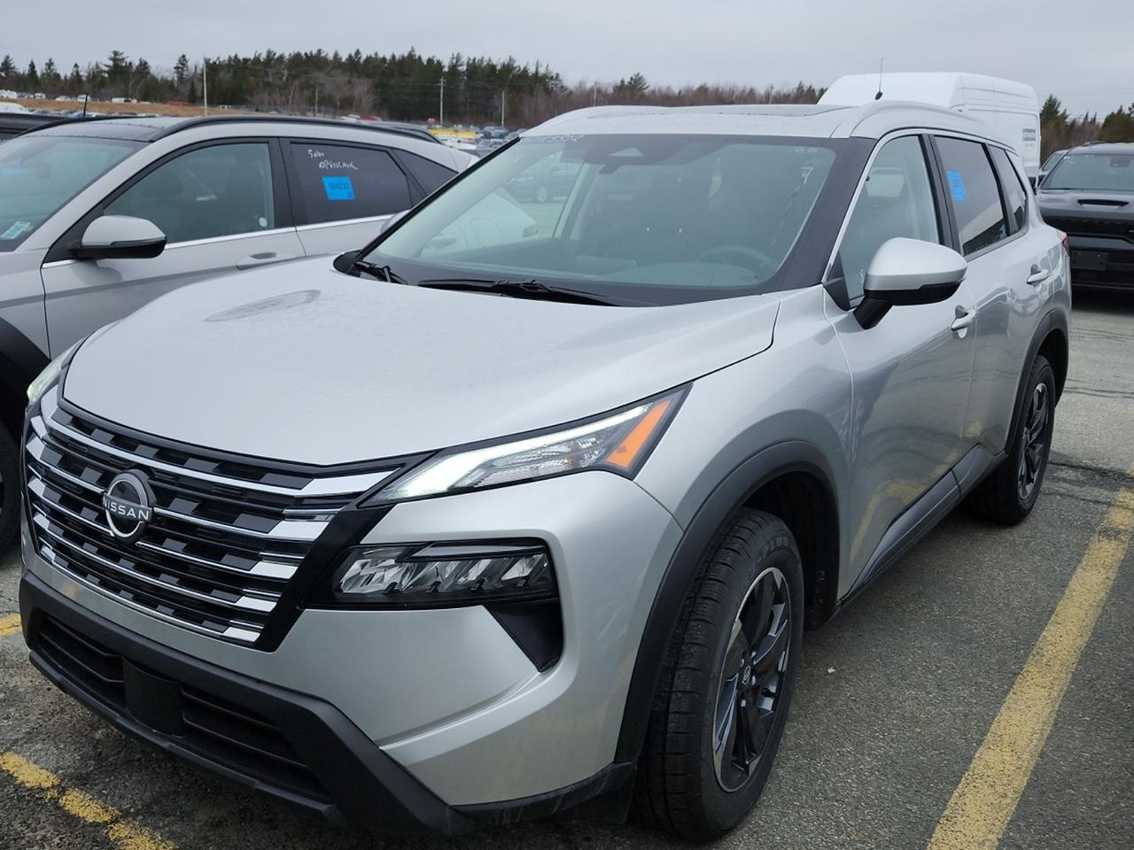 2025 Nissan Rogue SV MOONROOF