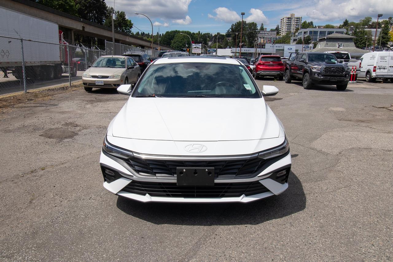 2024 Hyundai Elantra Preferred IVT w/Tech Pkg Photo2
