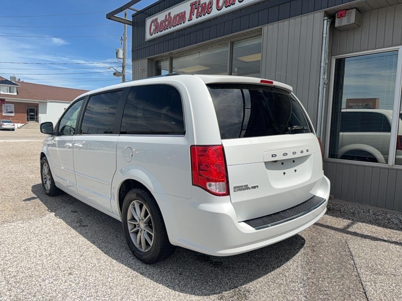 2015 Dodge Grand Caravan SXT Premium Plus - Photo #3