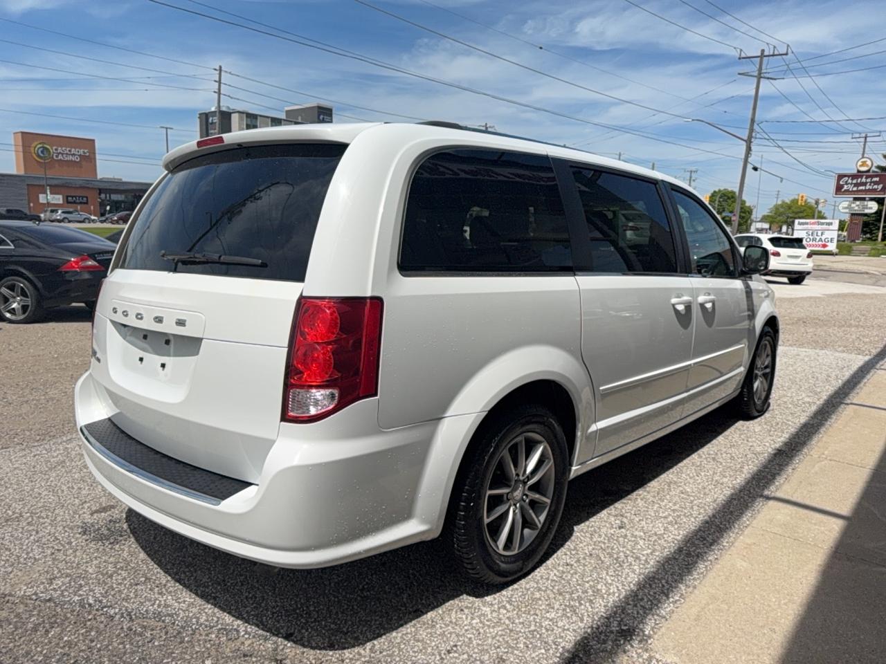 2015 Dodge Grand Caravan SXT Premium Plus Photo