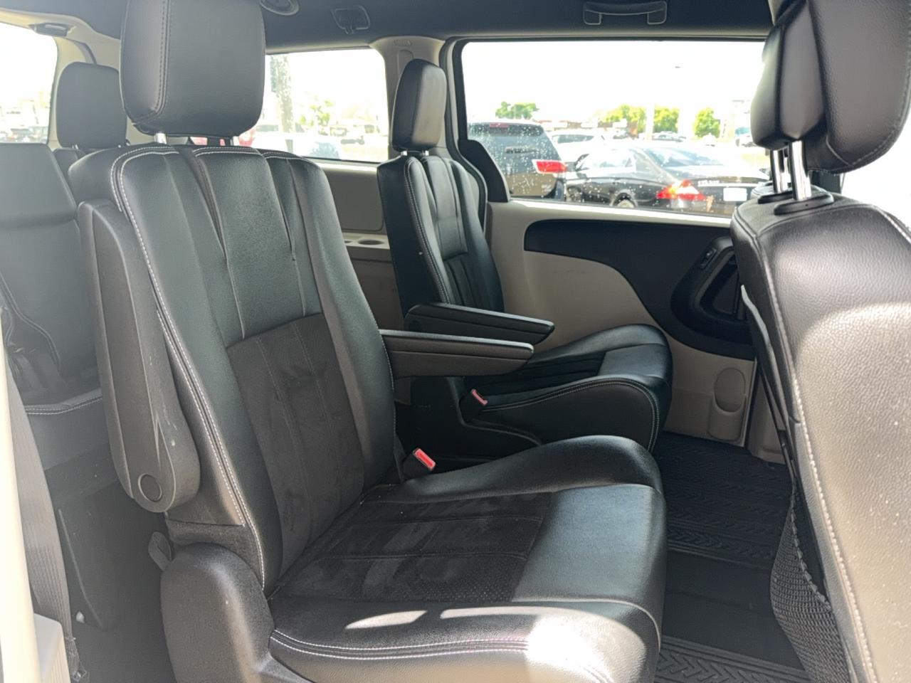 2015 Dodge Grand Caravan SXT Premium Plus Photo