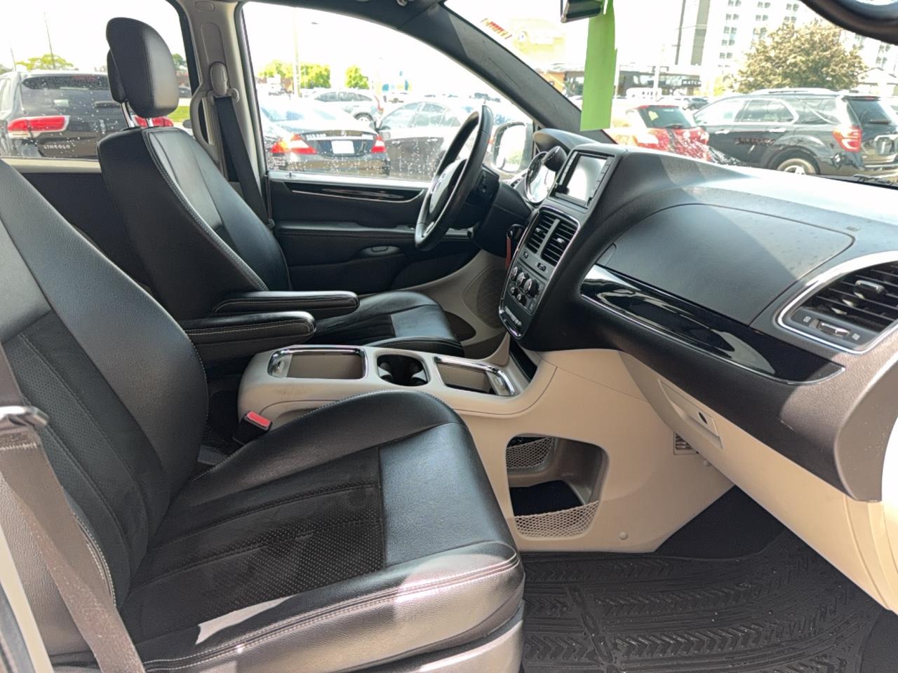 2015 Dodge Grand Caravan SXT Premium Plus - Photo #7