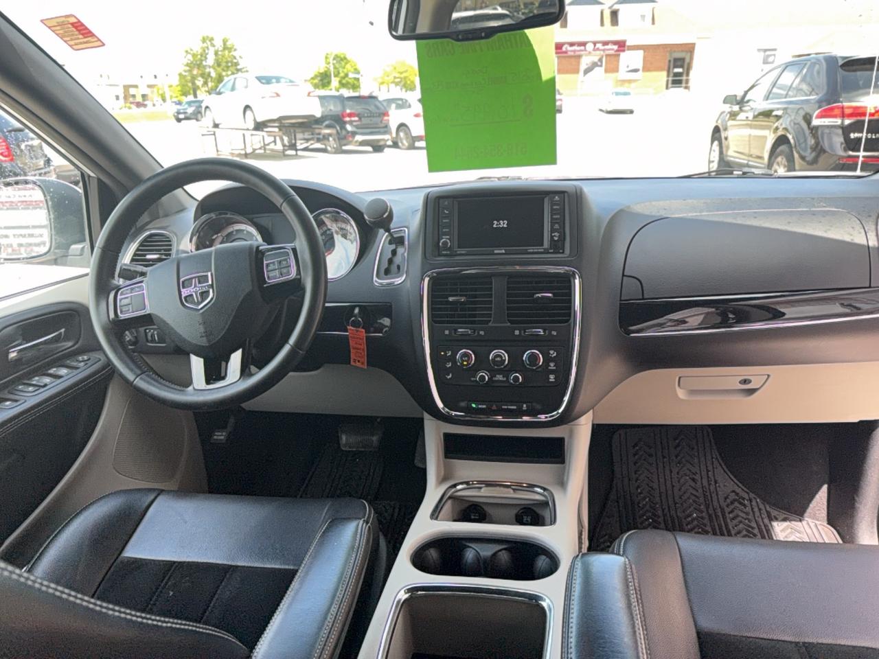 2015 Dodge Grand Caravan SXT Premium Plus Photo
