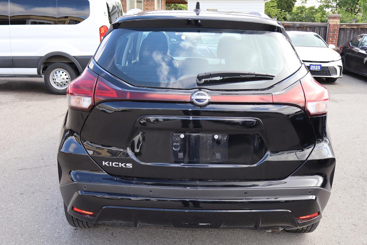 2025 Nissan Kicks SV Photo