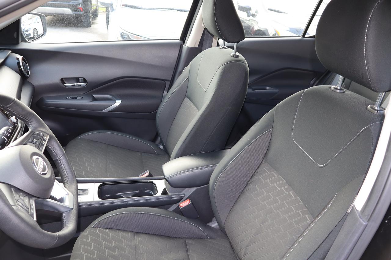 2025 Nissan Kicks SV Photo