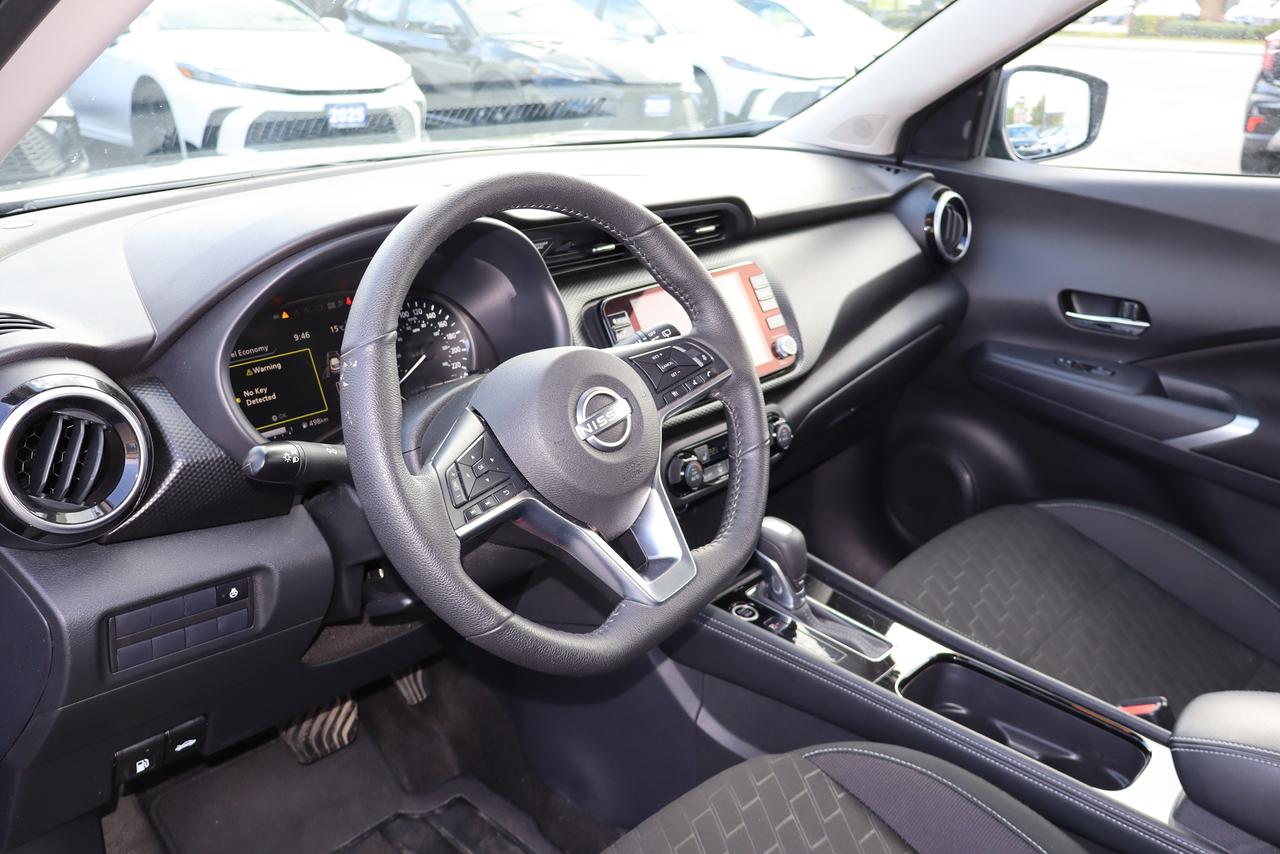 2025 Nissan Kicks SV Photo