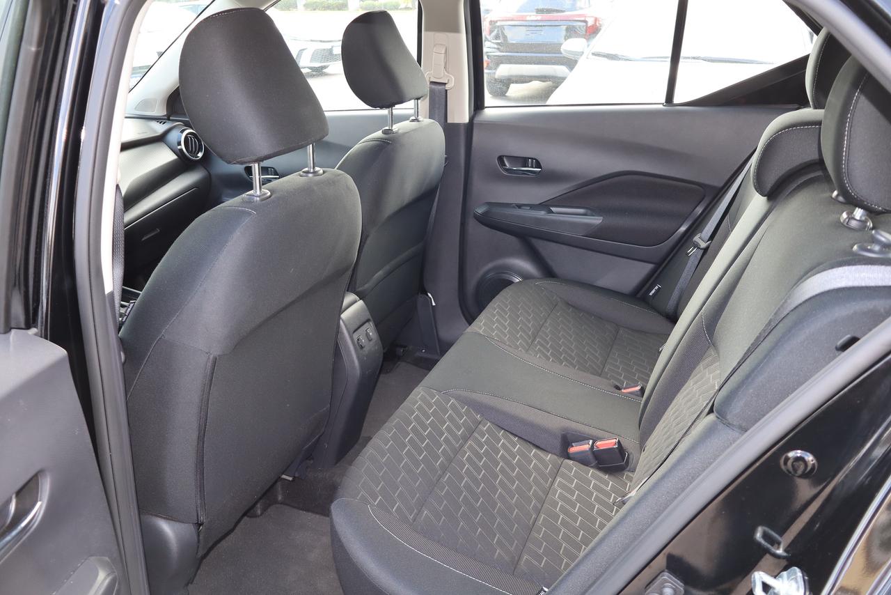 2025 Nissan Kicks SV Photo