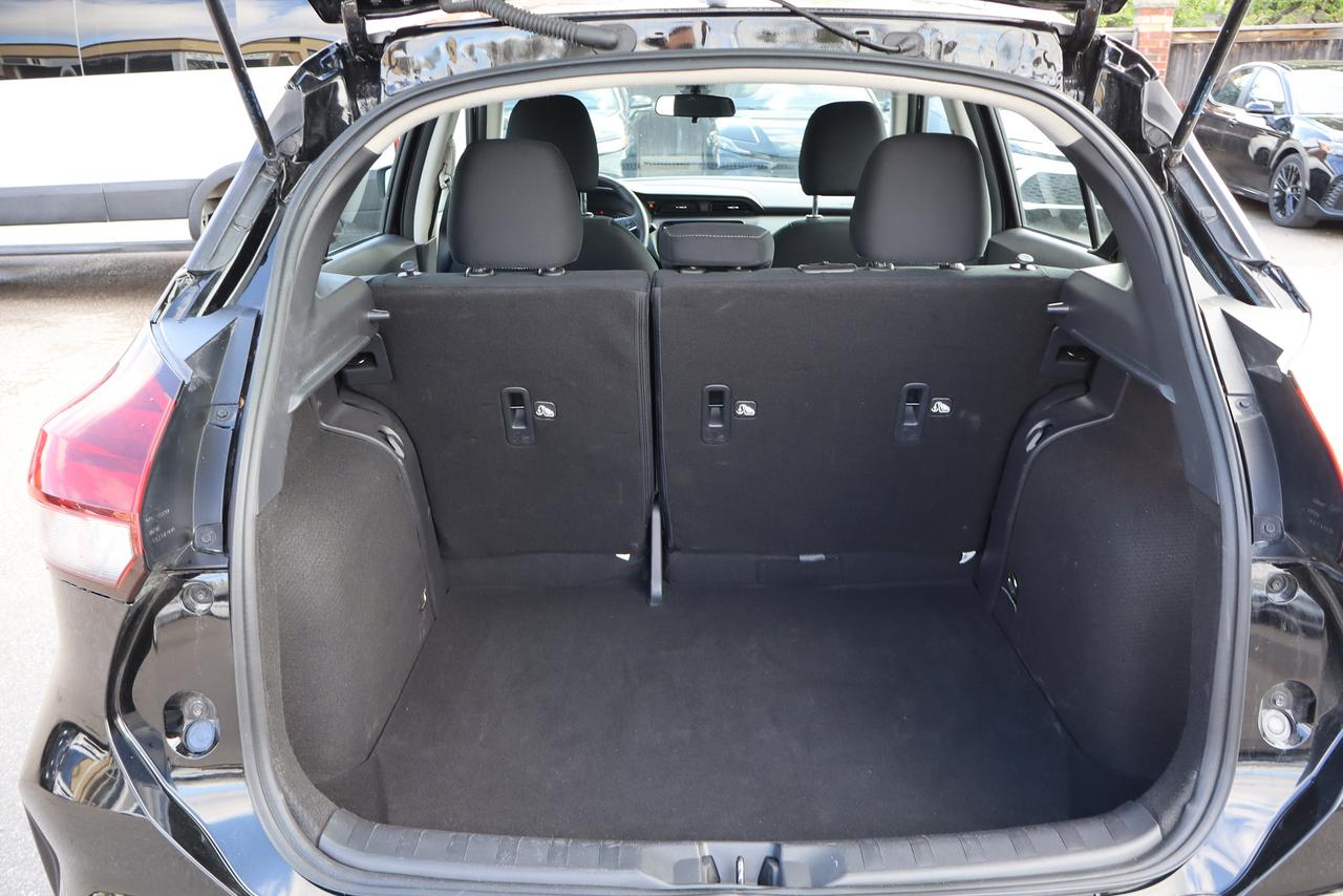 2025 Nissan Kicks SV Photo