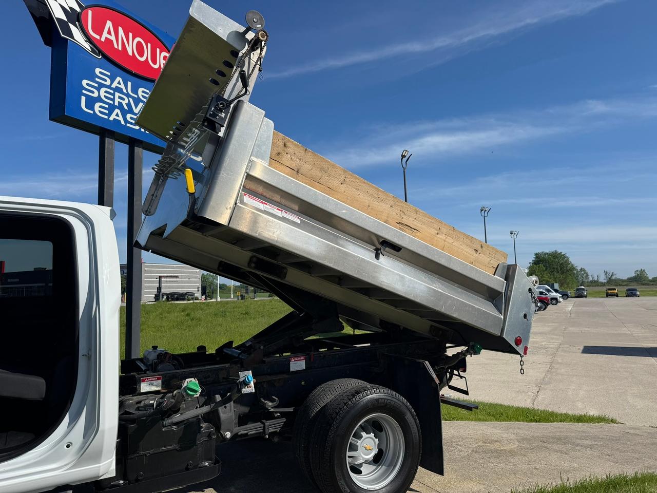 2024 Chevrolet Silverado 3500 Dump Photo