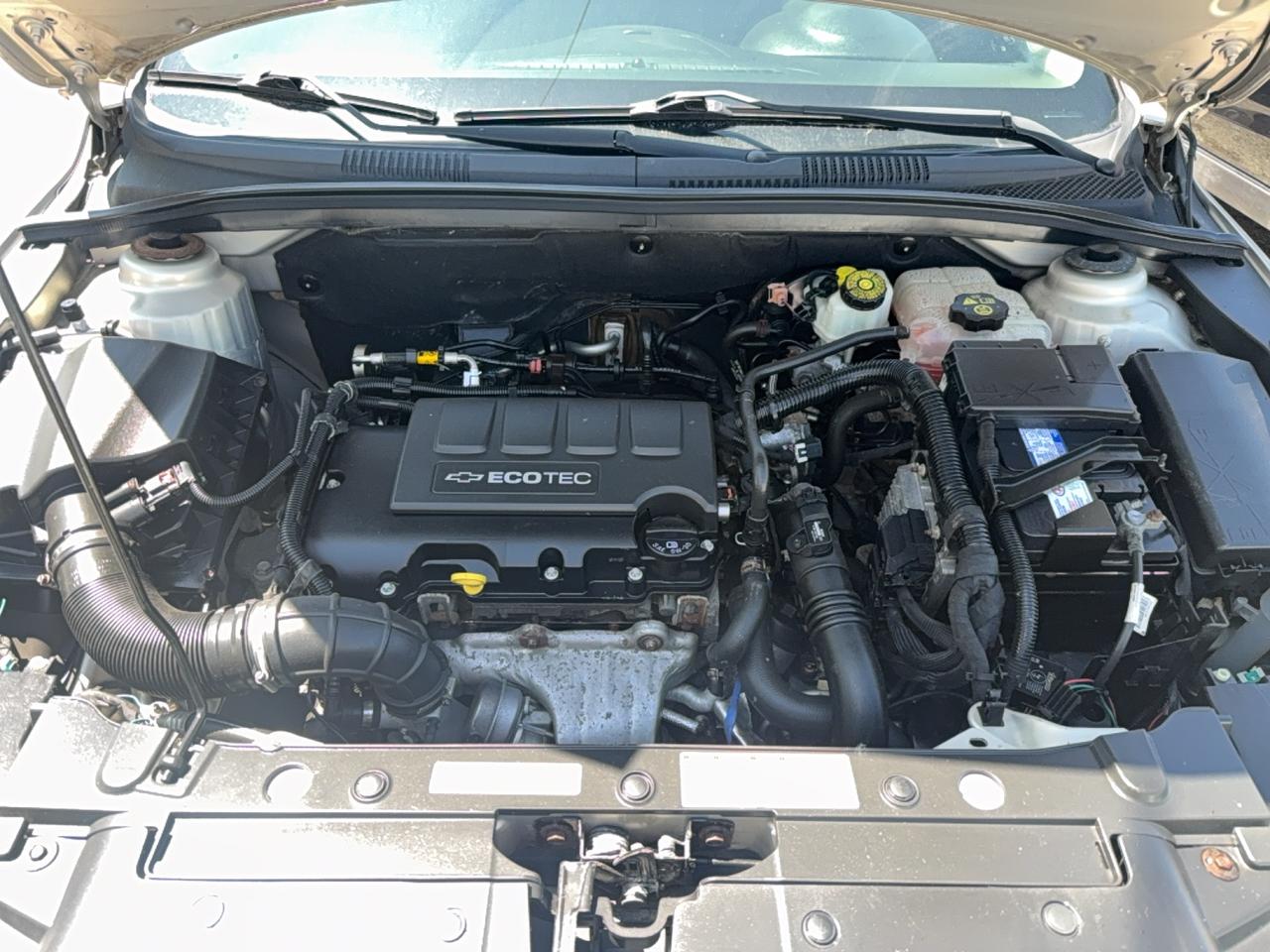 2012 Chevrolet Cruze LT Turbo w/1SA Photo2