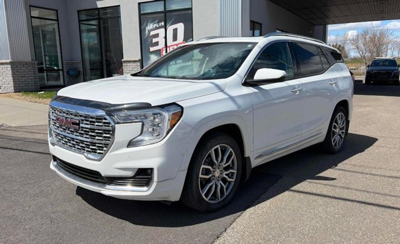Used 2024 GMC Terrain Denali AWD | Leather | Sunroof | NAV | HUD | 360 Camera | Adaptive Cruise | Heated Seats and More ! for sale in Guelph, ON