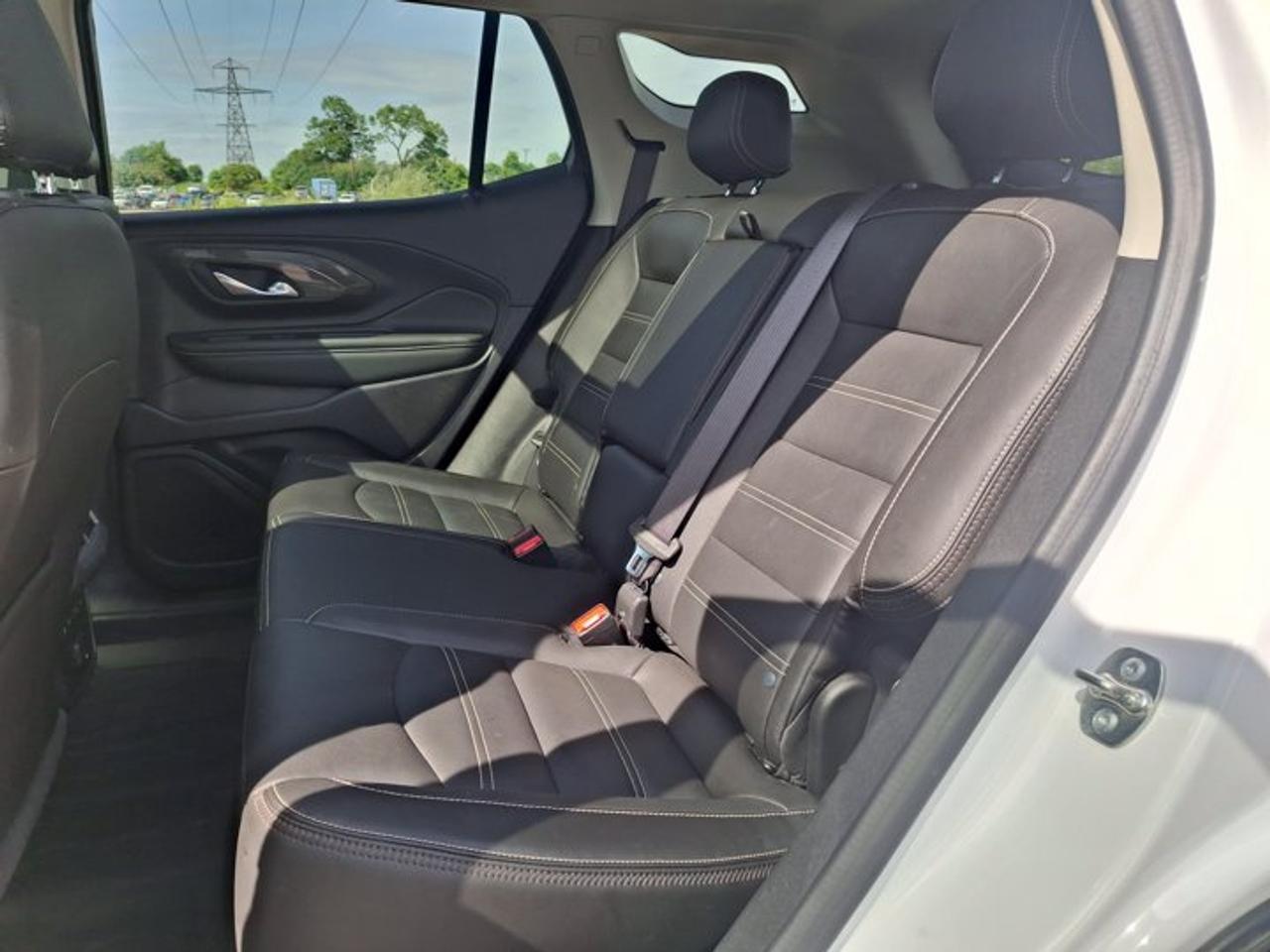 2024 GMC Terrain Denali AWD | Leather | Sunroof | NAV | HUD | 360 Camera | Adaptive Cruise | Heated Seats and More ! Photo
