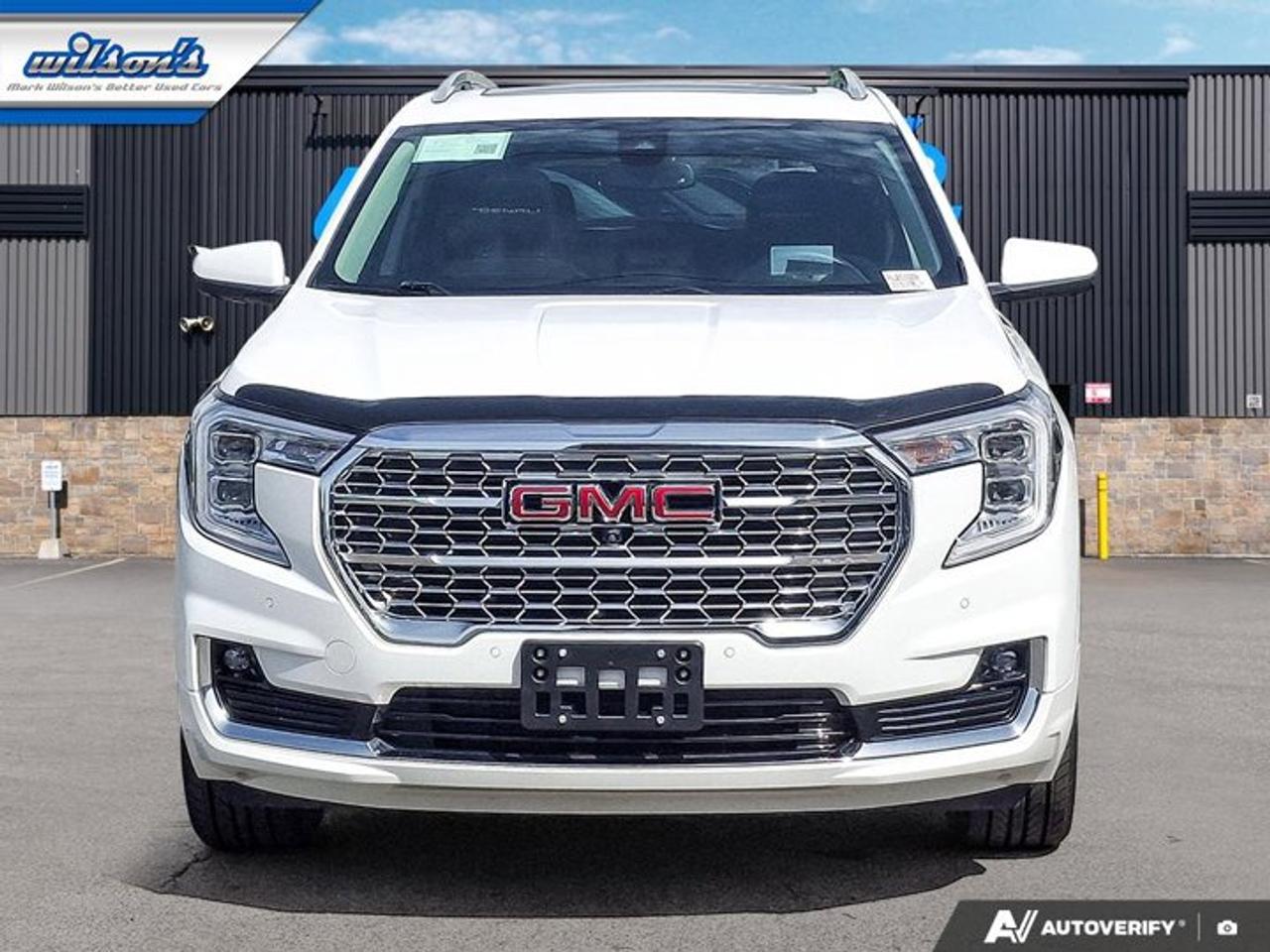 2024 GMC Terrain Denali AWD | Leather | Sunroof | NAV | HUD | 360 Camera | Adaptive Cruise | Heated Seats and More ! Photo