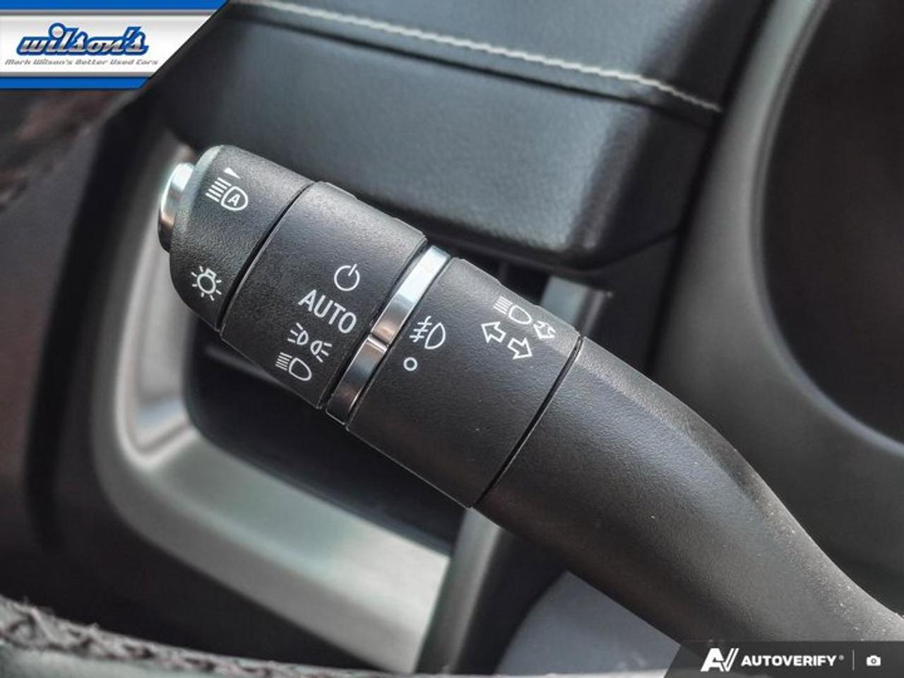 2024 GMC Terrain Denali AWD | Leather | Sunroof | NAV | HUD | 360 Camera | Adaptive Cruise | Heated Seats and More ! Photo