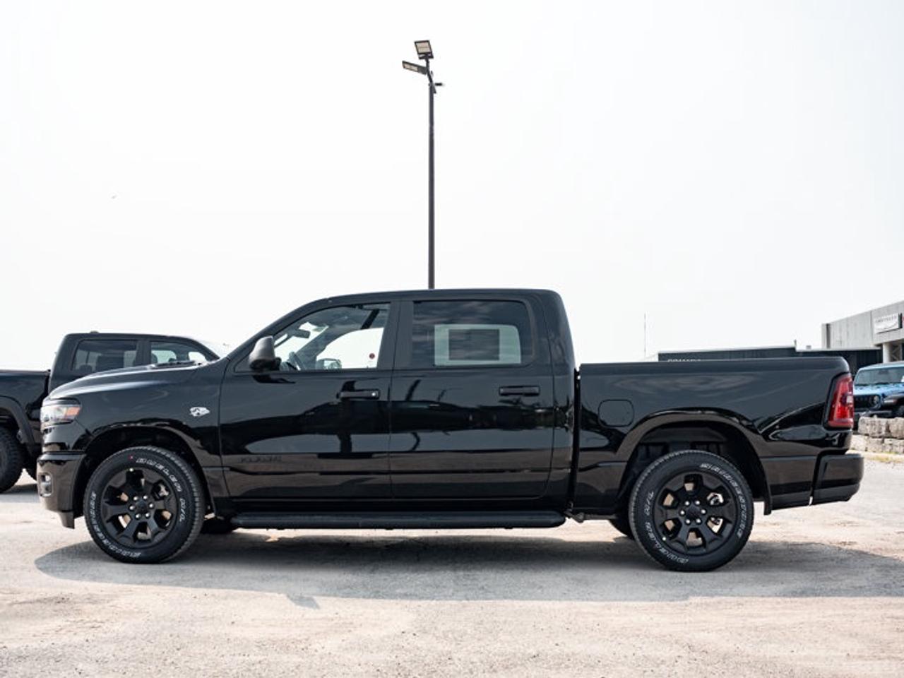 2026 RAM 1500 Express Photo4