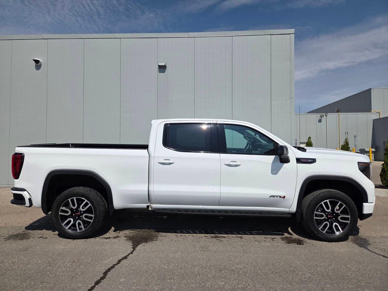 2025 GMC Sierra 1500 Crew Cab Standard Box 4-Wheel Drive AT4 Photo