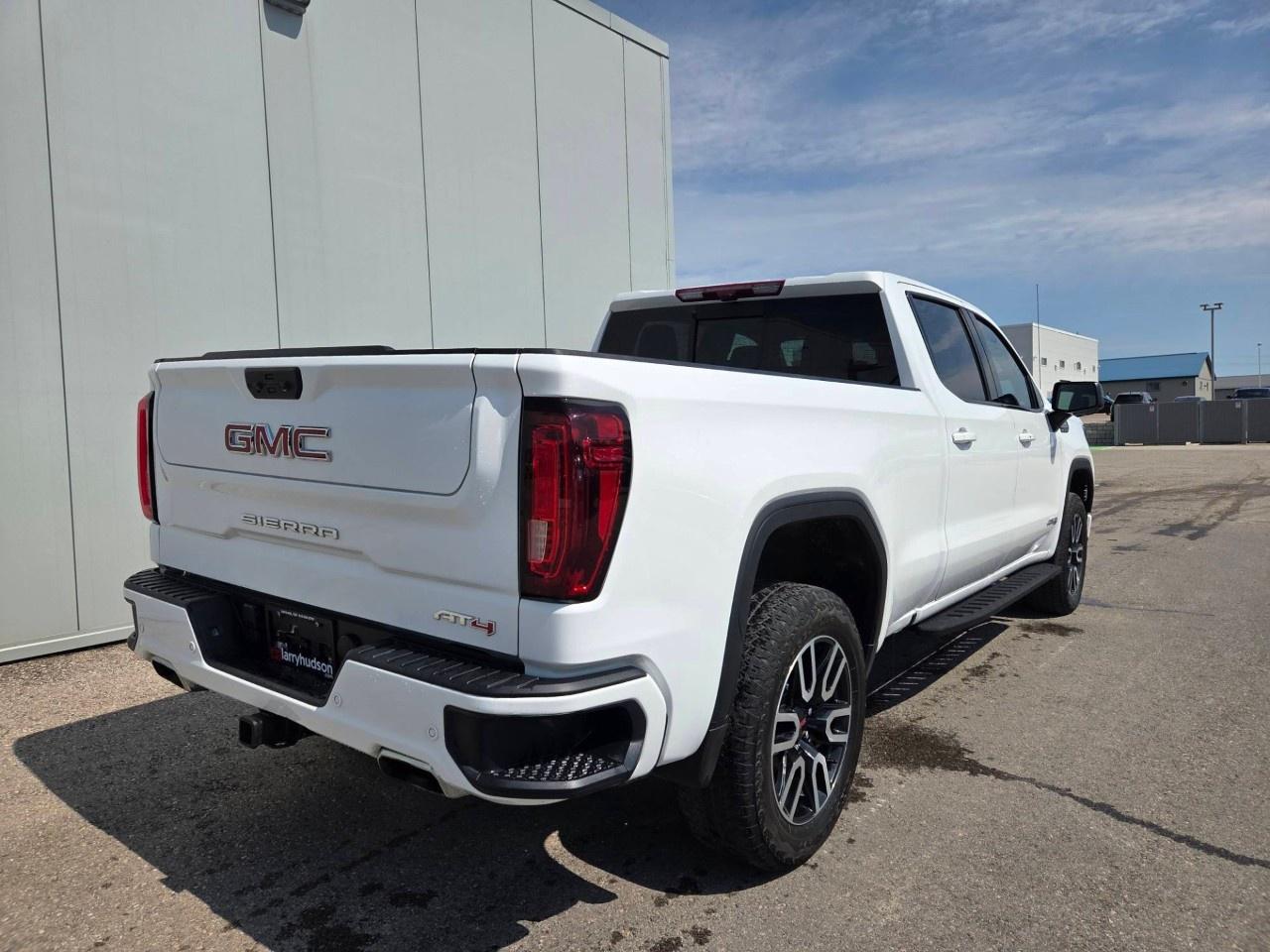 2025 GMC Sierra 1500 Crew Cab Standard Box 4-Wheel Drive AT4 Photo