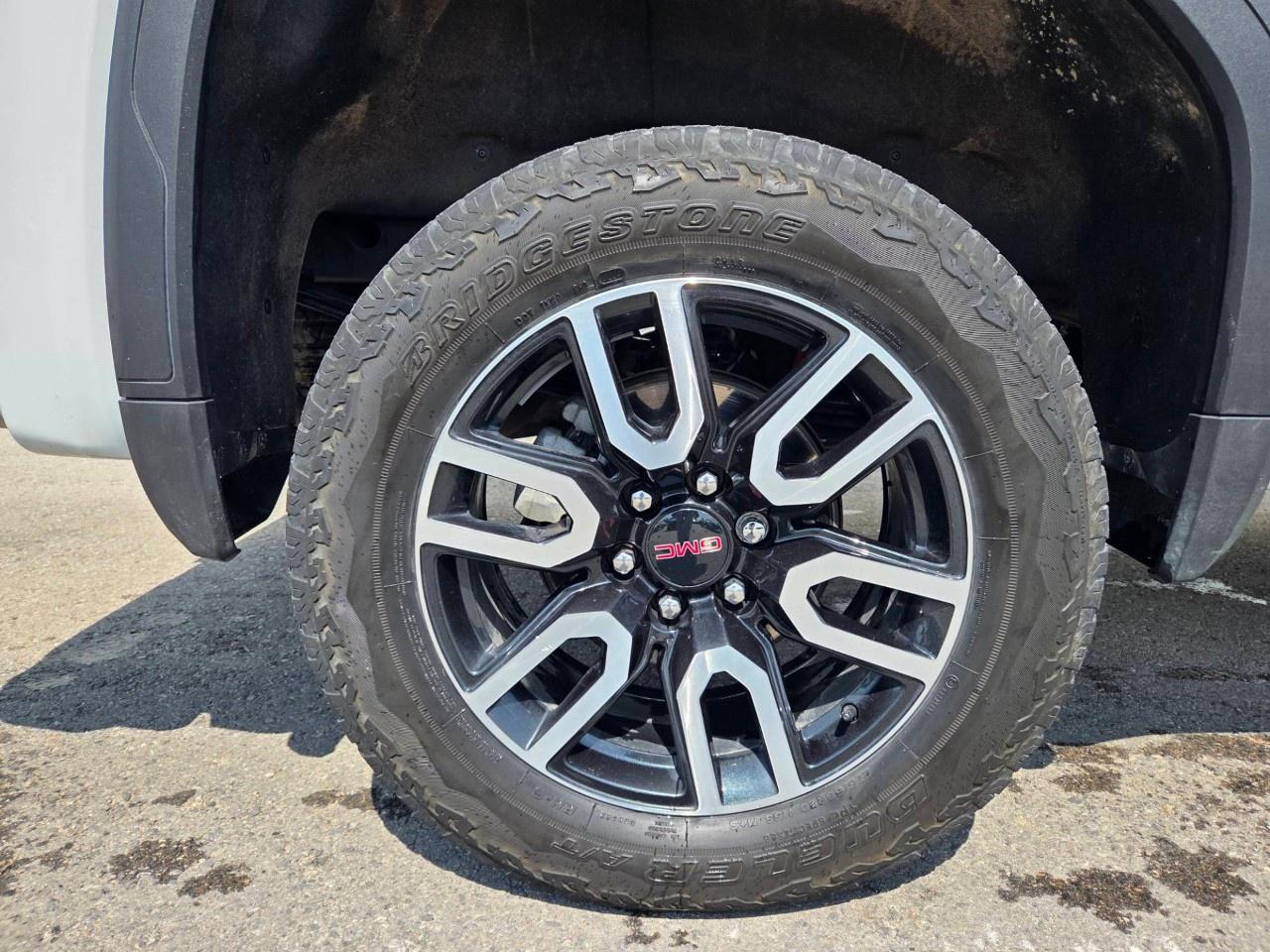 2025 GMC Sierra 1500 Crew Cab Standard Box 4-Wheel Drive AT4 Photo