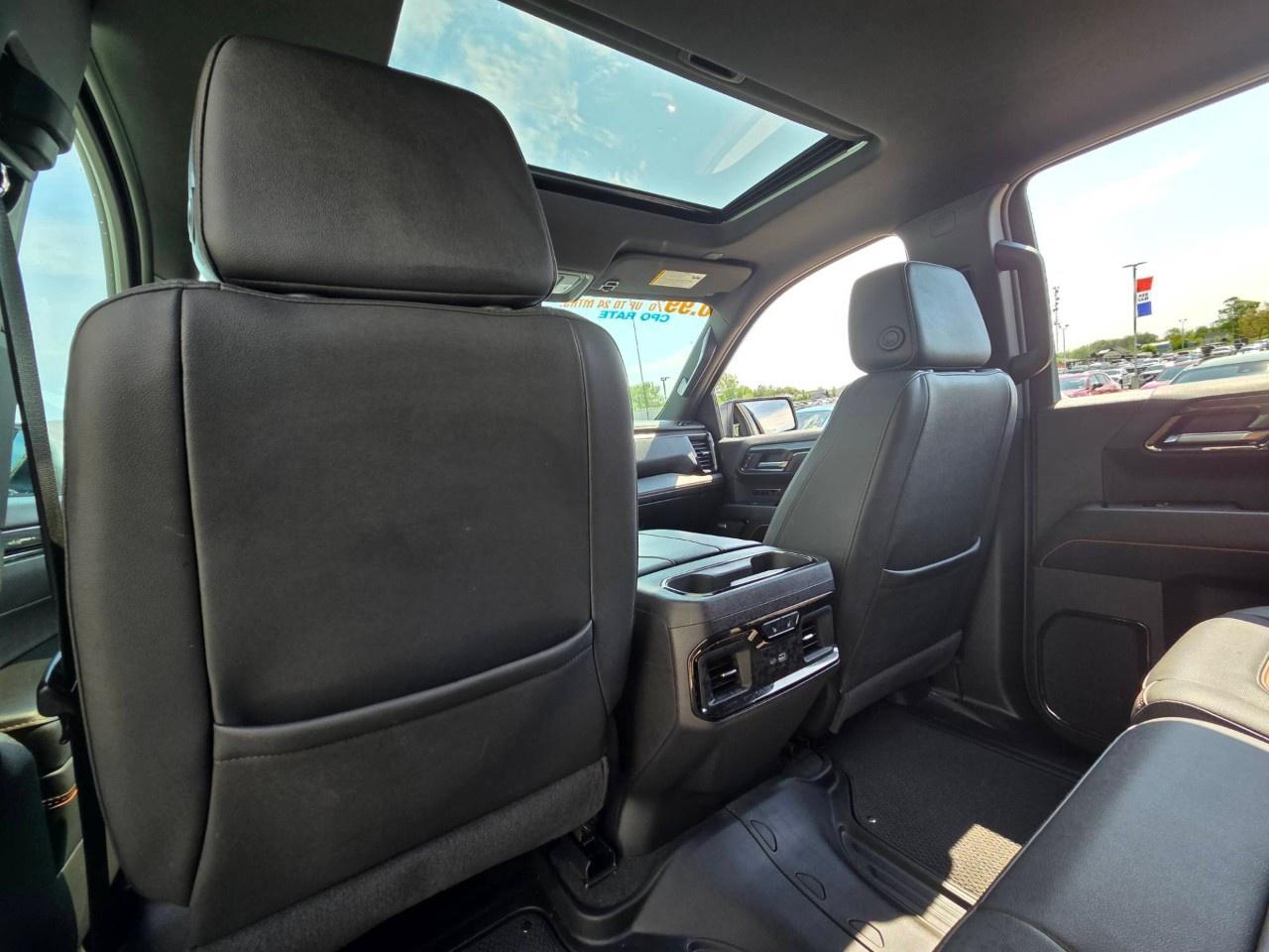 2025 GMC Sierra 1500 Crew Cab Standard Box 4-Wheel Drive AT4 Photo