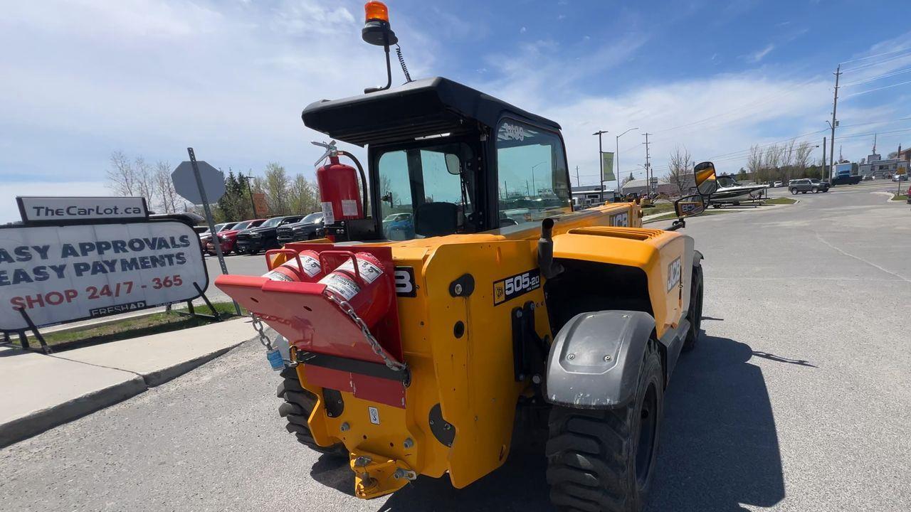 2023 JCB 505-20 TC TELEHANDLER, LIFT CAPACITY OF 5,500 LBS (2,500 KG)!! Photo