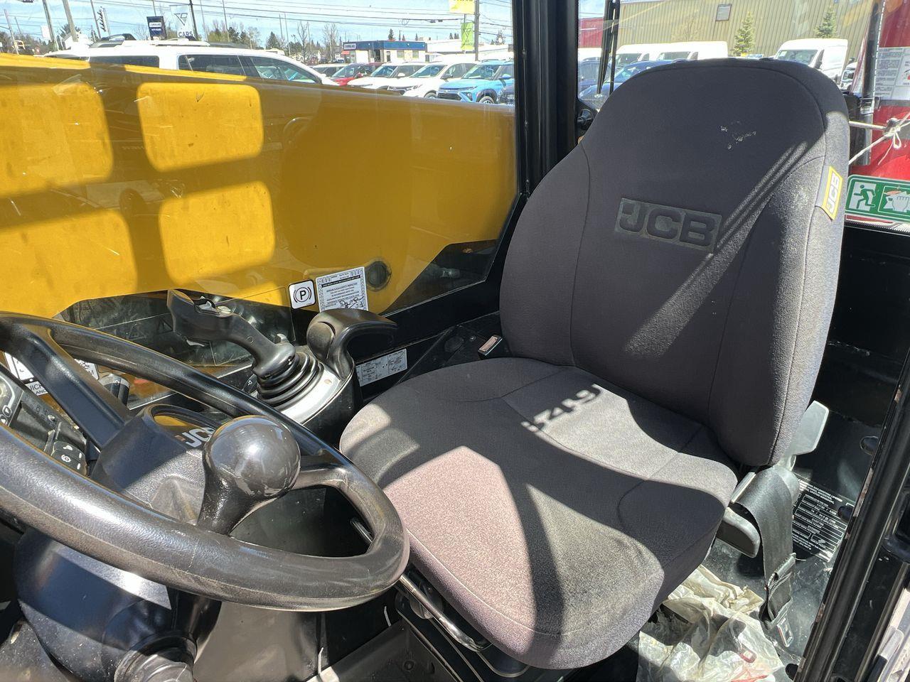 2023 JCB 505-20 TC TELEHANDLER, LIFT CAPACITY OF 5,500 LBS (2,500 KG)!! Photo