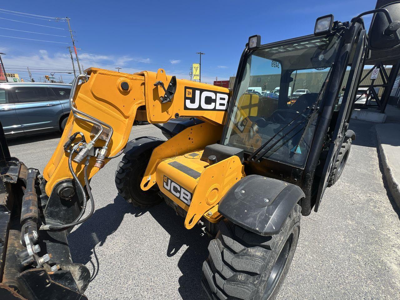 2023 JCB 505-20 TC TELEHANDLER, LIFT CAPACITY OF 5,500 LBS (2,500 KG)!! Photo