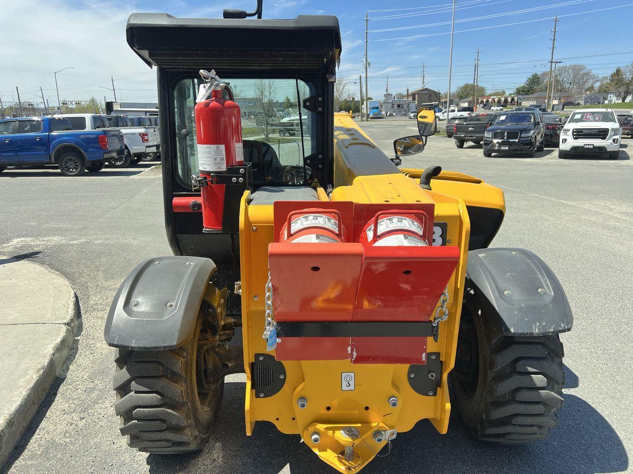 2023 JCB 505-20 TC TELEHANDLER, LIFT CAPACITY OF 5,500 LBS (2,500 KG)!! Photo