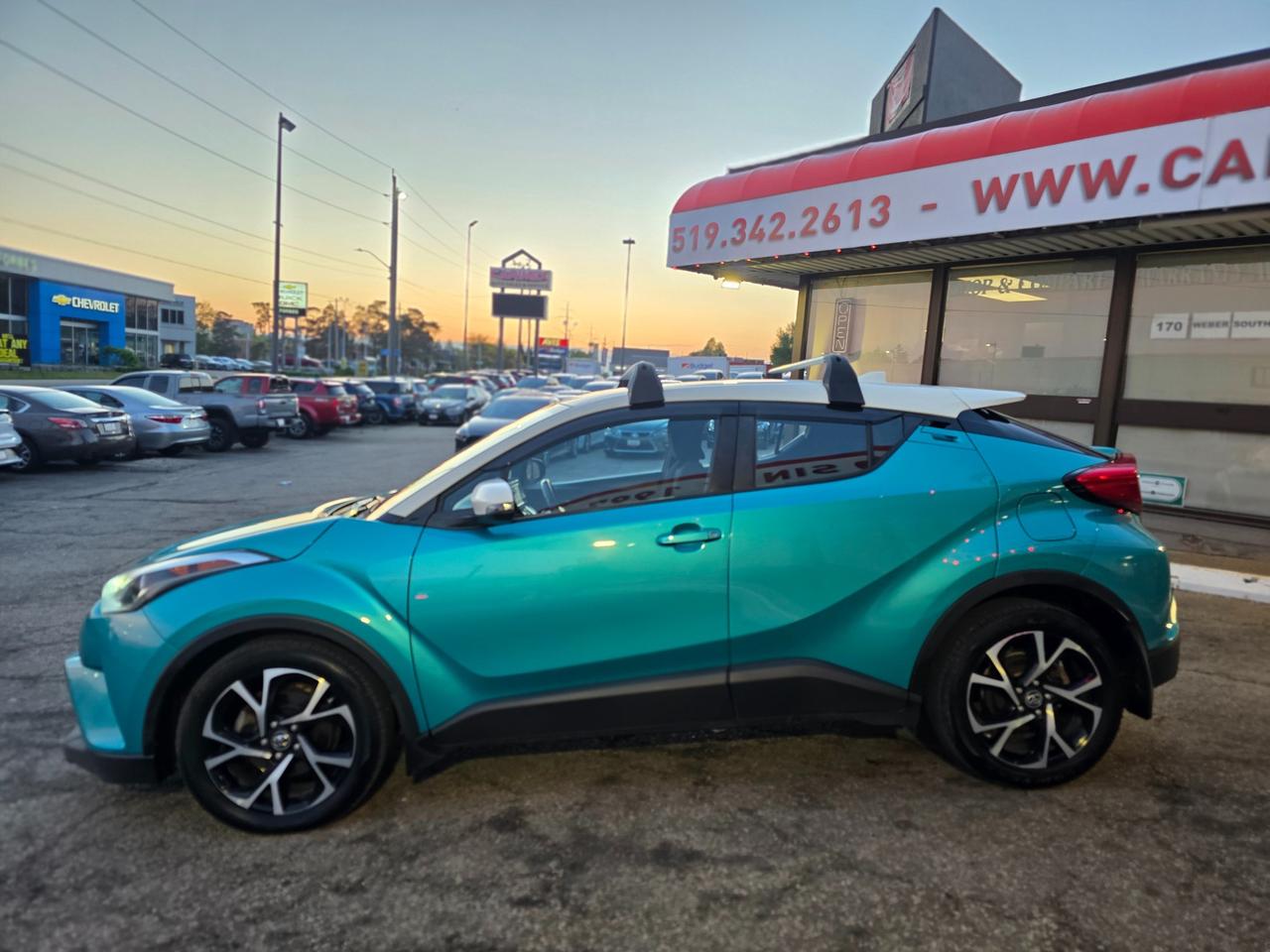 2018 Toyota C-HR XLE Accident Free | Two Tone | Backup Camera | Heated Seats Photo