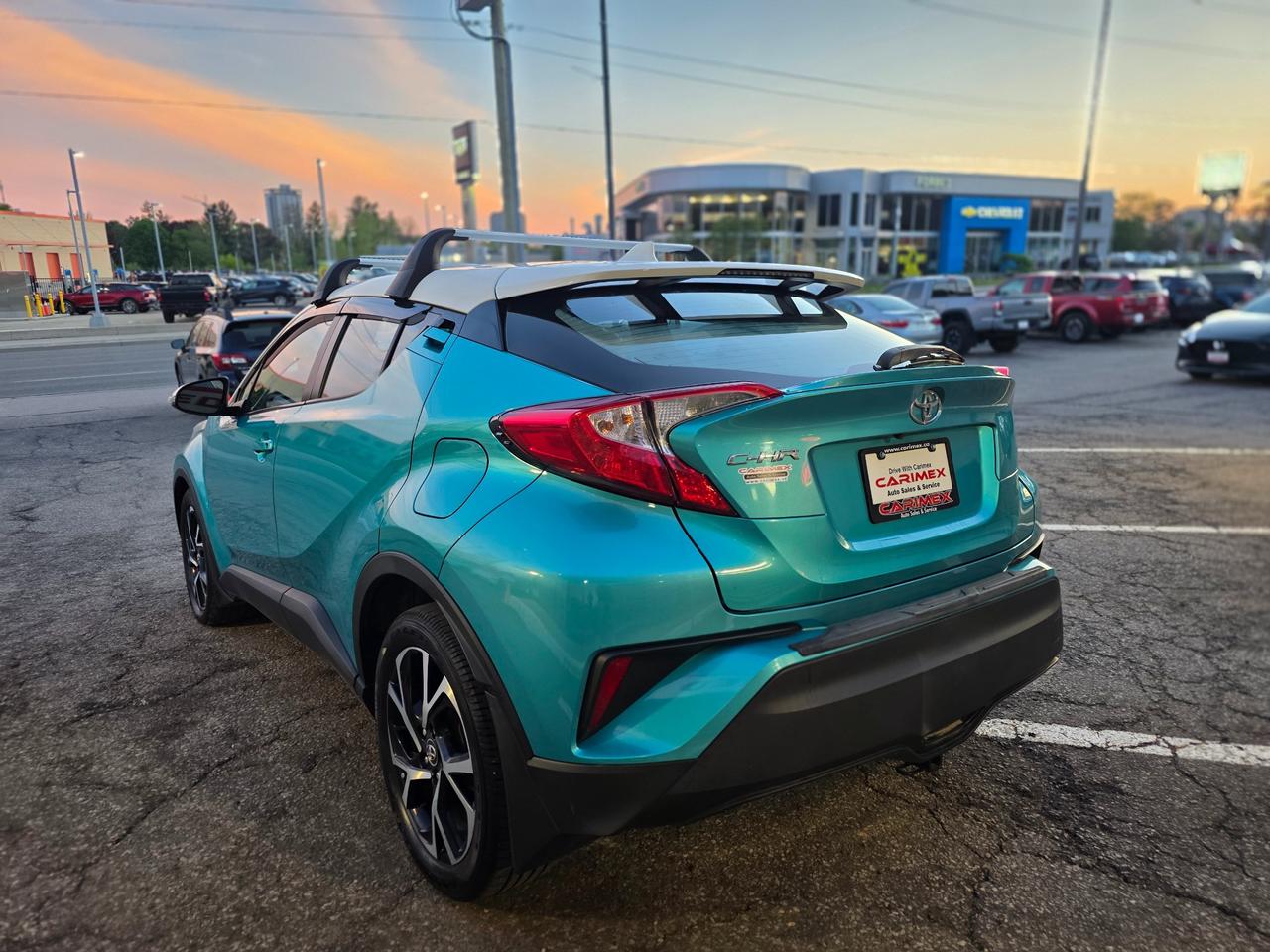 2018 Toyota C-HR XLE Accident Free | Two Tone | Backup Camera | Heated Seats Photo