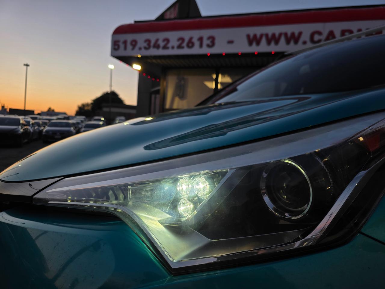 2018 Toyota C-HR XLE Accident Free | Two Tone | Backup Camera | Heated Seats Photo