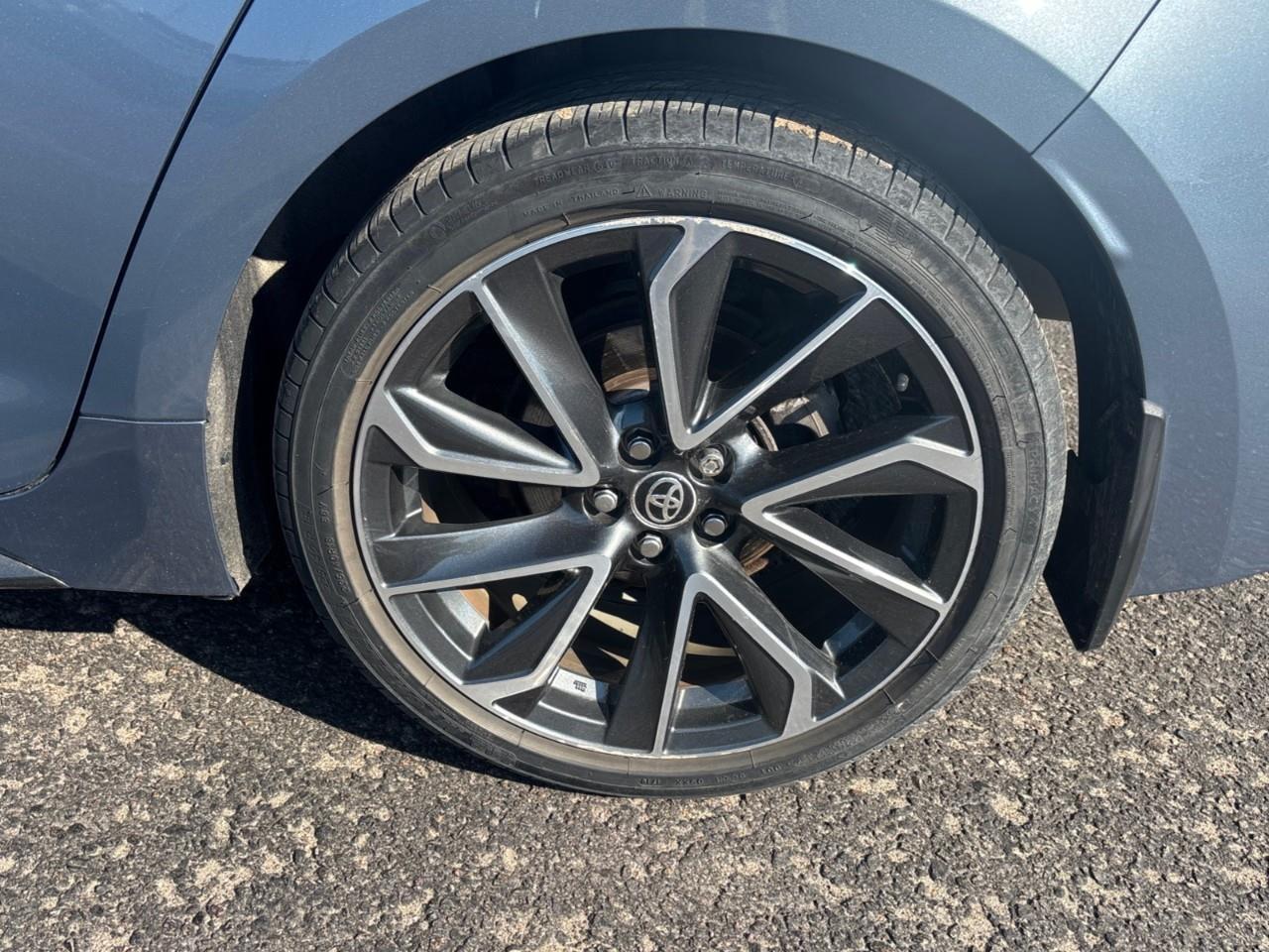 2020 Toyota Corolla SE Used Low Kilometer 5 Passenger Sedan with Heated Front Seats, Heated Steering wheel and a Sunroof Photo