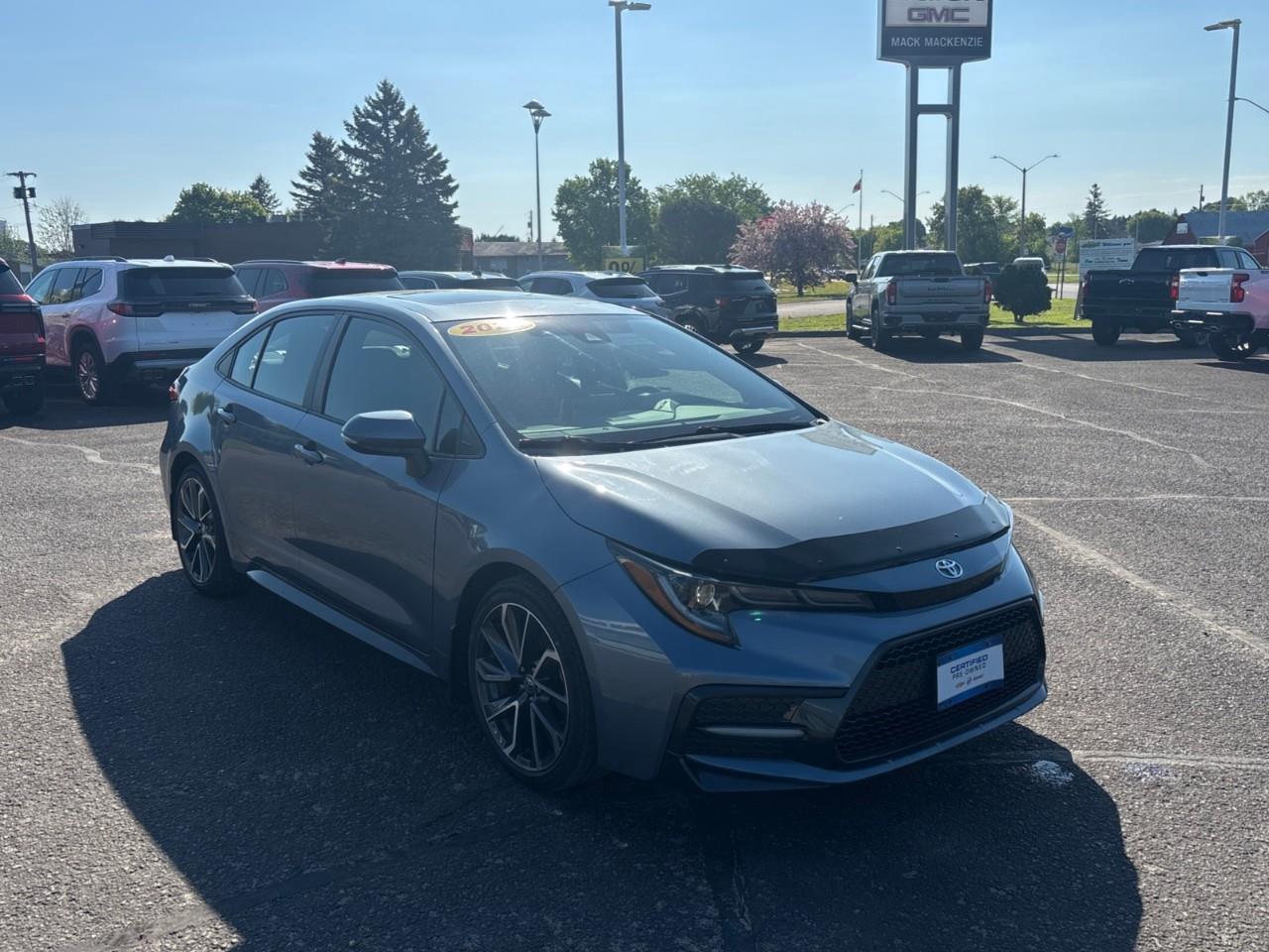 2020 Toyota Corolla SE Used Low Kilometer 5 Passenger Sedan with Heated Front Seats, Heated Steering wheel and a Sunroof Photo