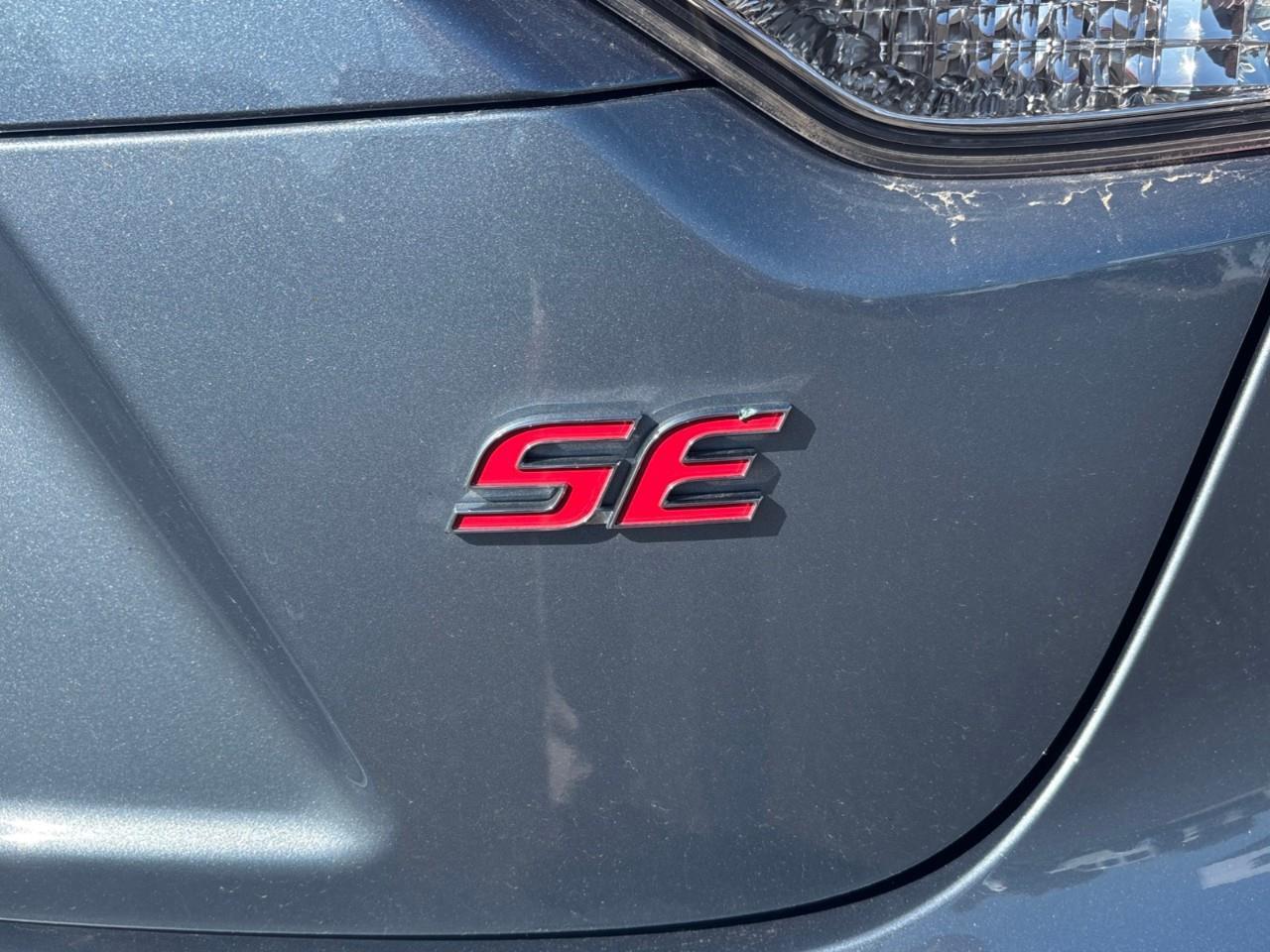2020 Toyota Corolla SE Used Low Kilometer 5 Passenger Sedan with Heated Front Seats, Heated Steering wheel and a Sunroof Photo