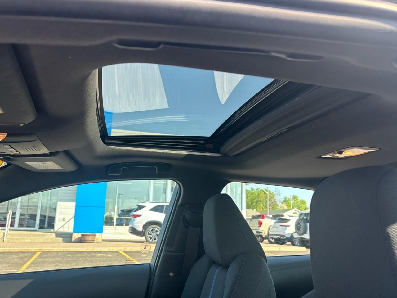 2020 Toyota Corolla SE Used Low Kilometer 5 Passenger Sedan with Heated Front Seats, Heated Steering wheel and a Sunroof Photo