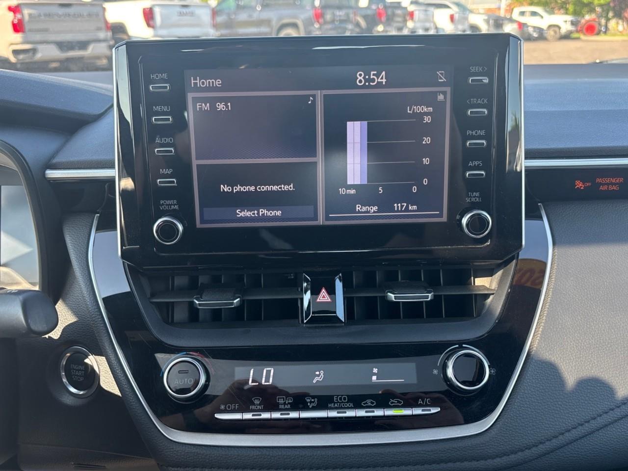 2020 Toyota Corolla SE Used Low Kilometer 5 Passenger Sedan with Heated Front Seats, Heated Steering wheel and a Sunroof Photo