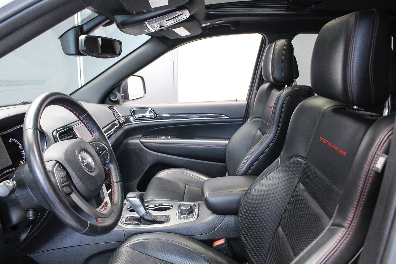 2020 Jeep Grand Cherokee Trailhawk HEATED/VENTILATED FRONT SEATS - NAVIGATION - REMOTE START Photo