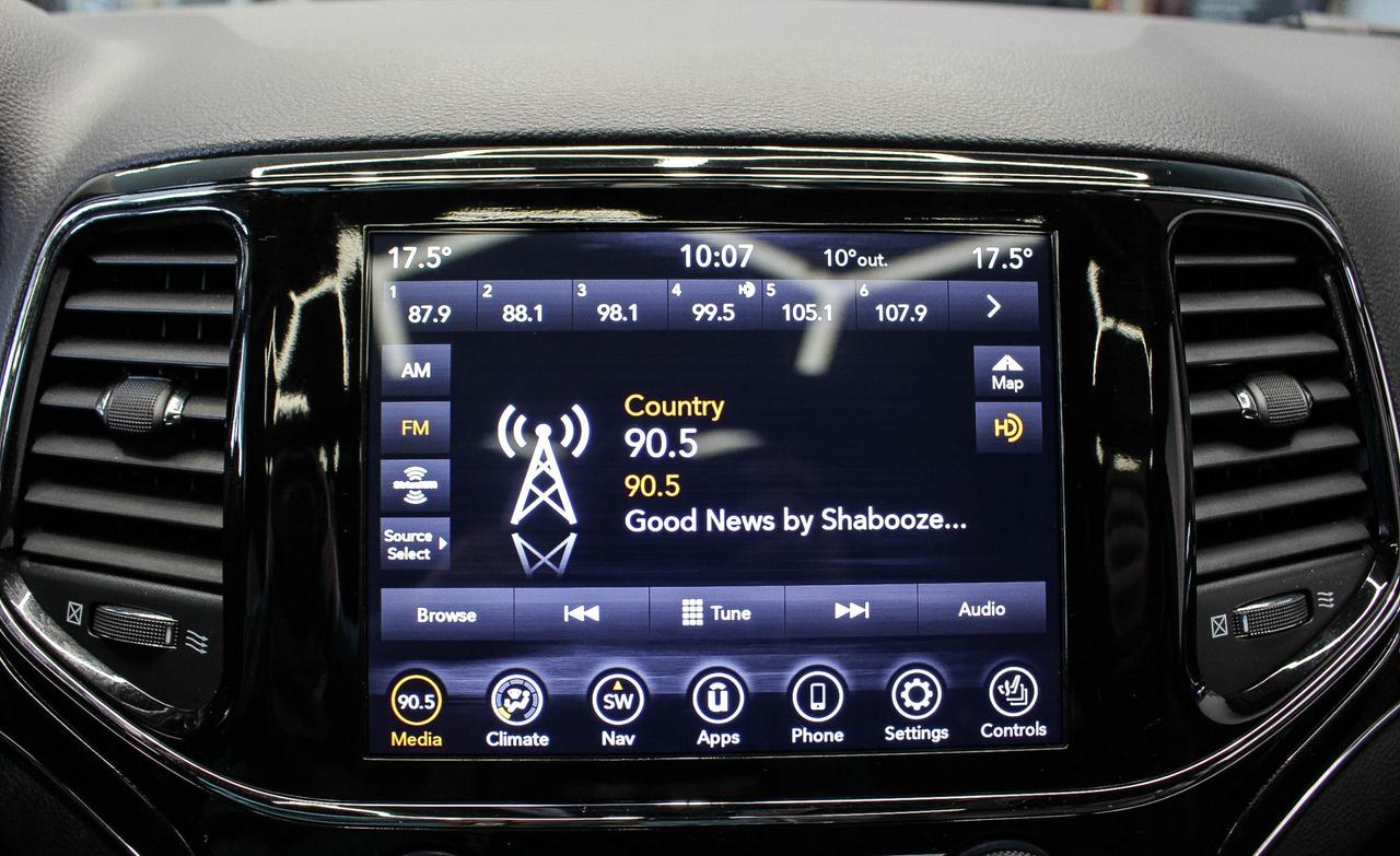2020 Jeep Grand Cherokee Trailhawk HEATED/VENTILATED FRONT SEATS - NAVIGATION - REMOTE START Photo