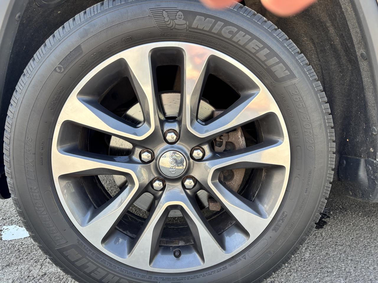 2018 Jeep Grand Cherokee Limited ** 4WD, BSM, NAV, HTD LEATH ** Photo
