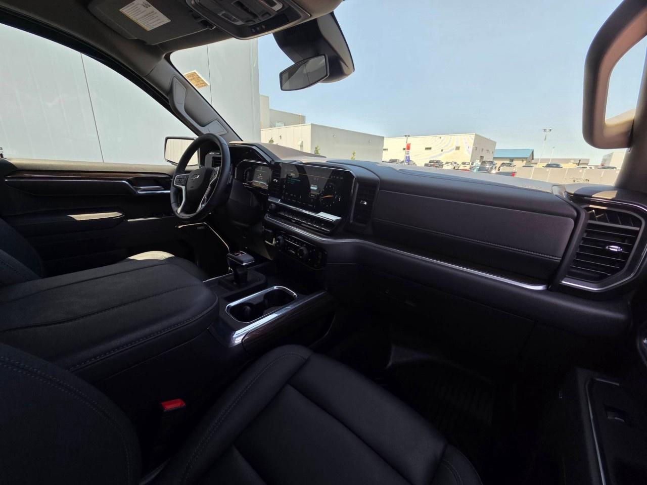 2025 Chevrolet Silverado 1500 Crew Cab Short Box 4-Wheel Drive RST Photo