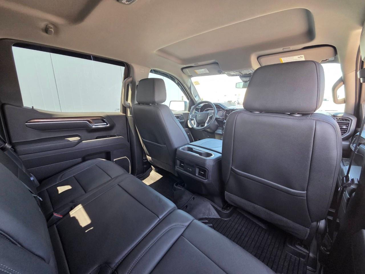 2025 Chevrolet Silverado 1500 Crew Cab Short Box 4-Wheel Drive RST Photo