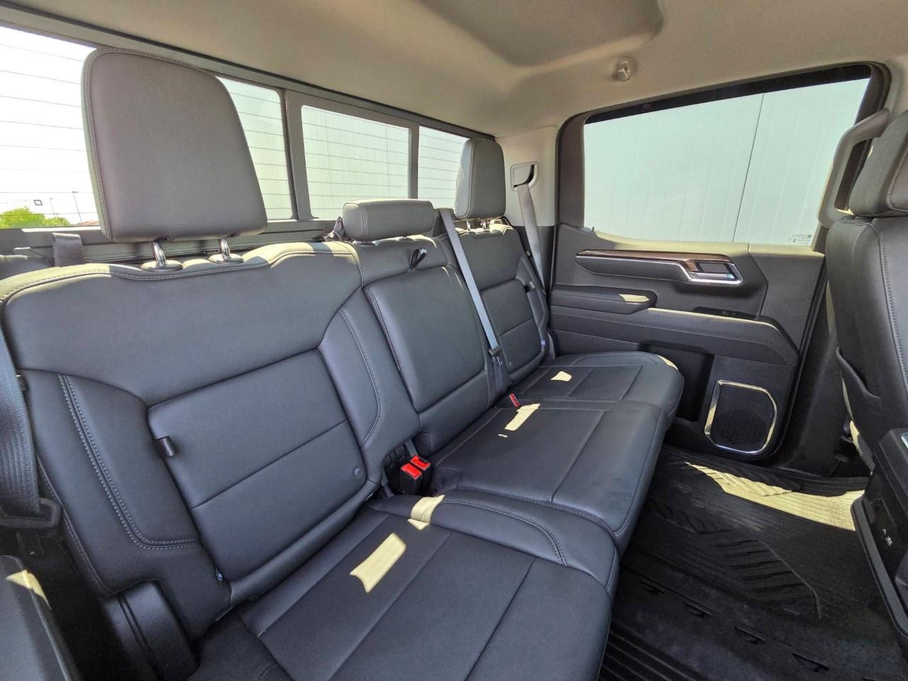 2025 Chevrolet Silverado 1500 Crew Cab Short Box 4-Wheel Drive RST Photo