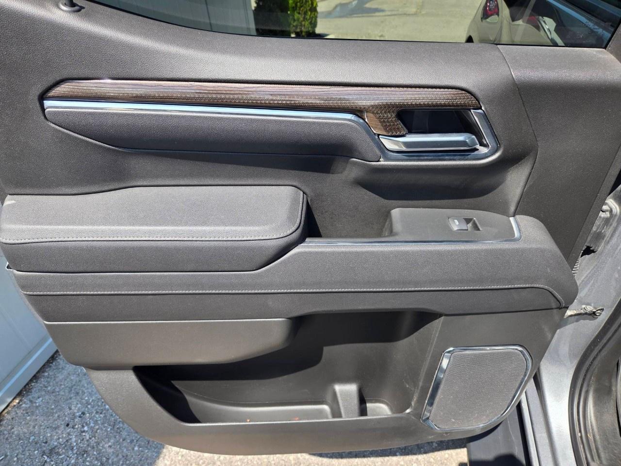 2025 Chevrolet Silverado 1500 Crew Cab Short Box 4-Wheel Drive RST Photo