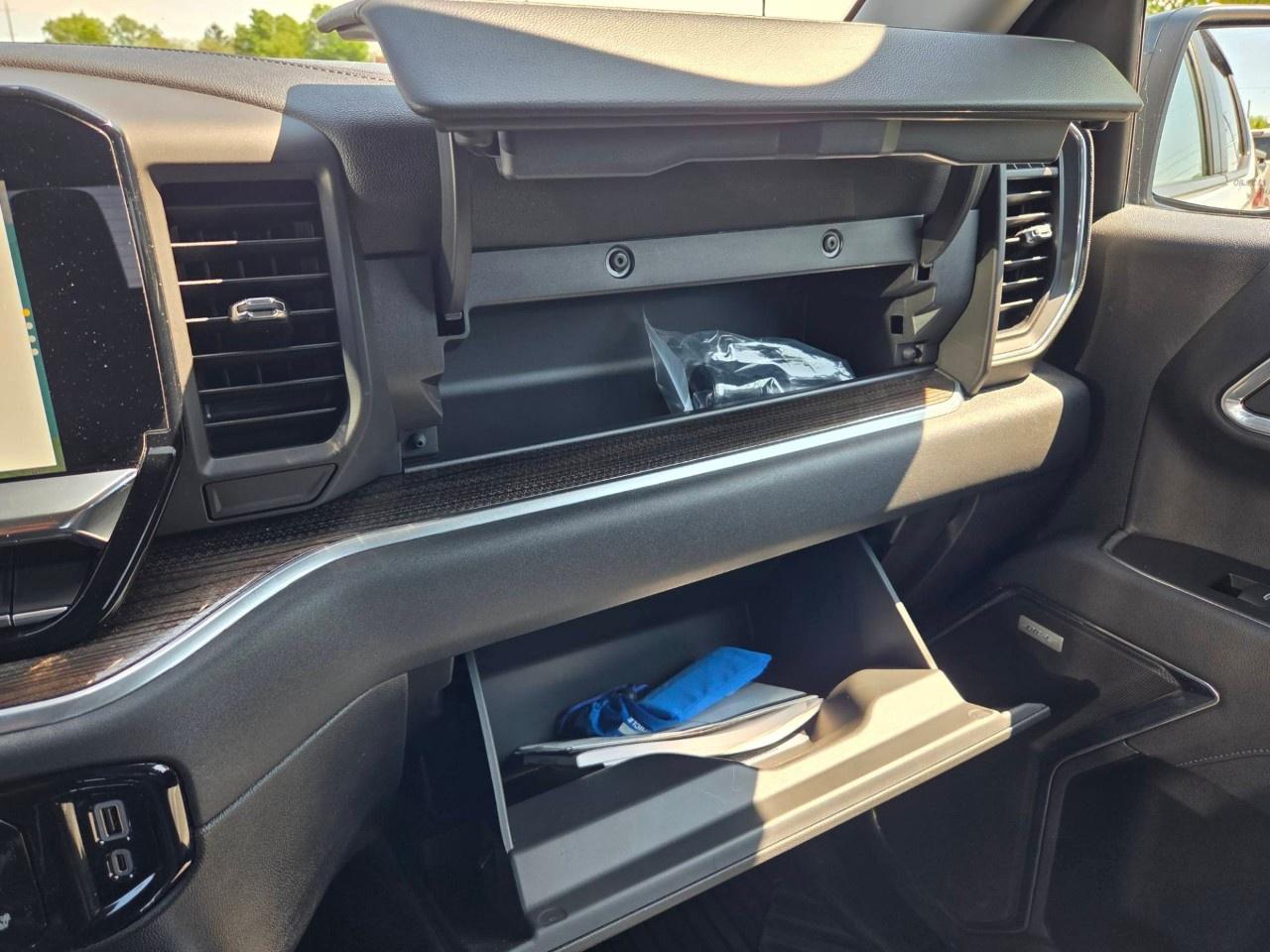 2025 Chevrolet Silverado 1500 Crew Cab Short Box 4-Wheel Drive RST Photo