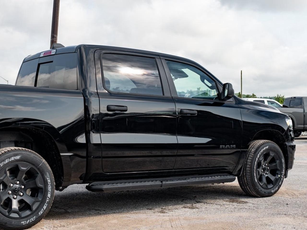 2026 RAM 1500 Express Photo