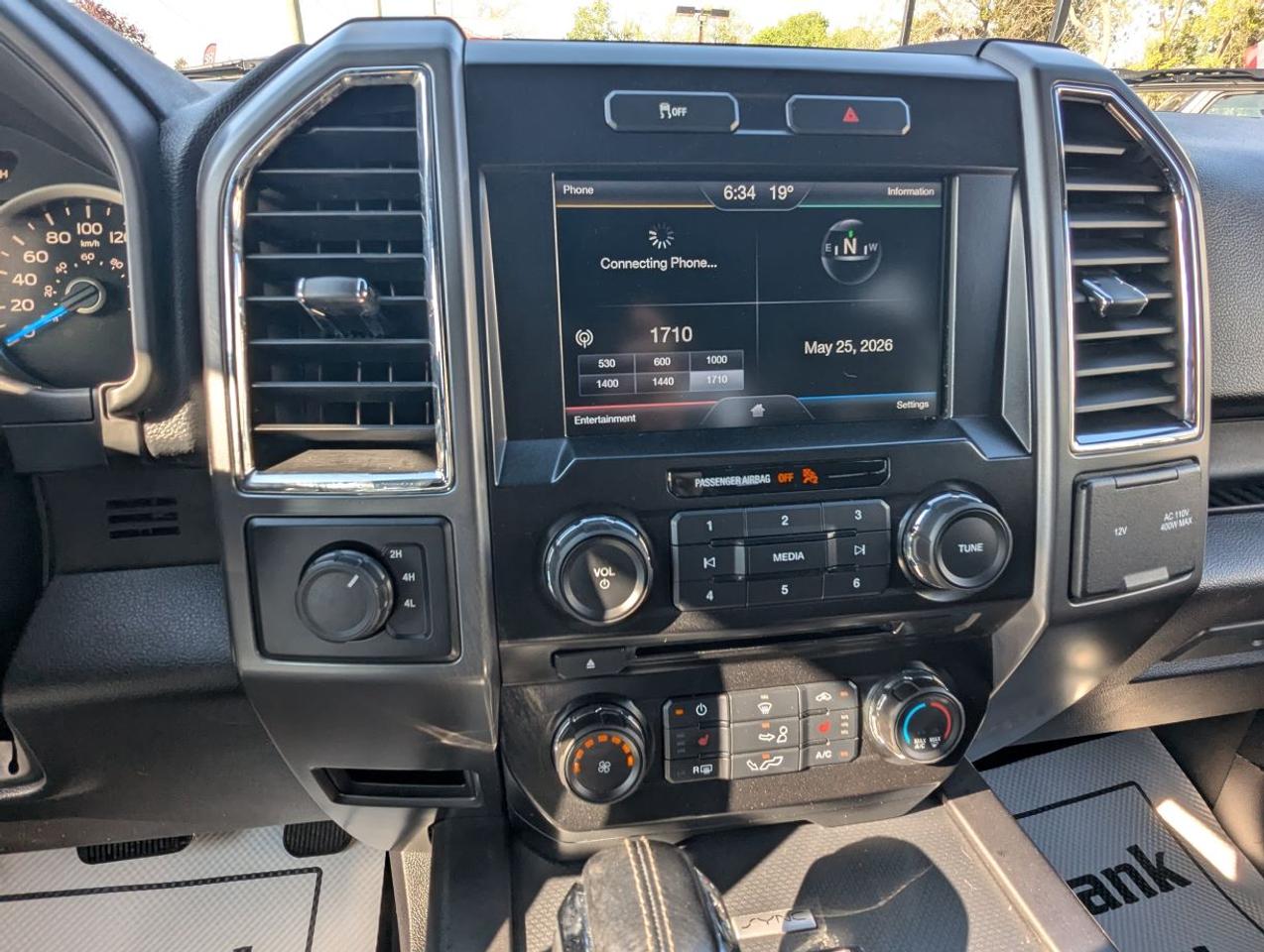 2015 Ford F-150 XLT SPORT 4X4 CREW CAB/3.5L V6 ENGINE!! Photo