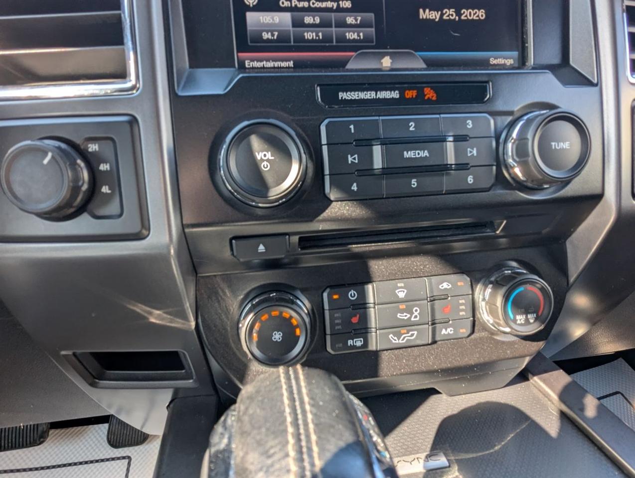 2015 Ford F-150 XLT SPORT 4X4 CREW CAB/3.5L V6 ENGINE!! Photo